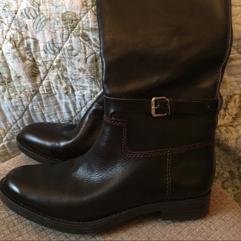 Sz6 and 7 Enzo Angiolini black / brown riding boots
